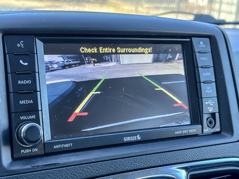 Used 2013 Chrysler Town & Country Touring FWD image 21