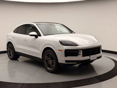 Used 2024 Porsche Cayenne Coupe image 7