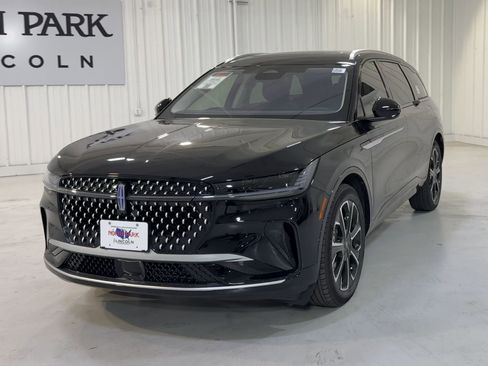 New 2026 Lincoln Nautilus Reserve image 4