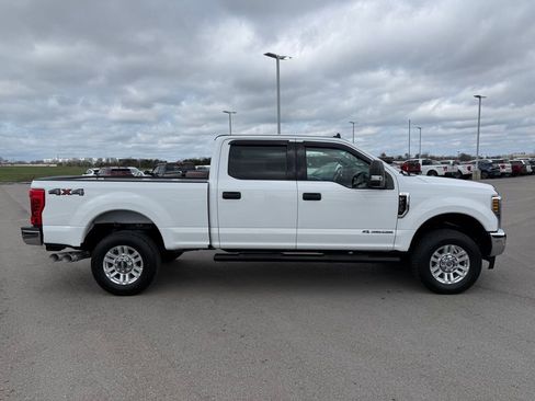Used 2019 Ford F250 XLT w/ Snow Plow Prep Package image 31