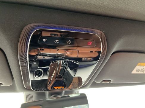 Used 2025 Mercedes-Benz C 300 4MATIC Sedan image 10