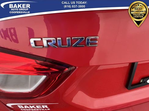 Certified 2019 Chevrolet Cruze LT w/ LT Fleet Convenience Package image 29