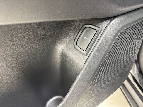 New 2026 Chevrolet Equinox LT w/ Convenience Package II image 19