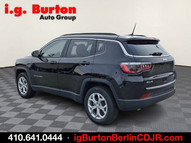 Used 2024 Jeep Compass Latitude AWD/4WD image 4