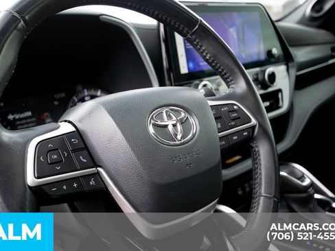 Used 2023 Toyota Highlander XSE image 17