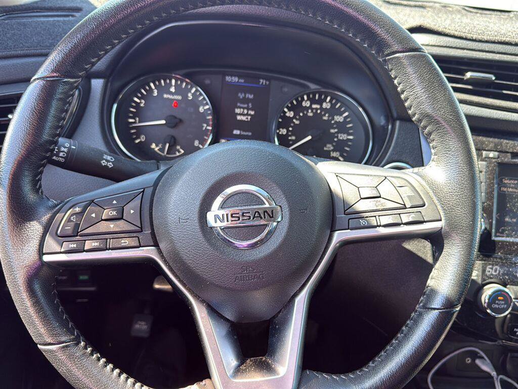 Certified 2020 Nissan Rogue SV FWD image 6