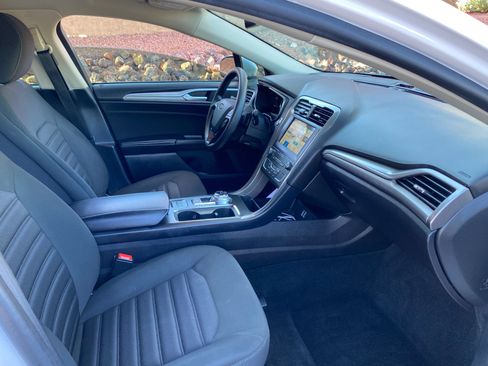 Used 2019 Ford Fusion SE image 50