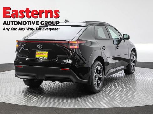 Used 2023 Toyota bZ4X XLE w/ Weather Package image 5