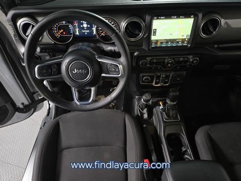 Used 2023 Jeep Gladiator Overland image 14