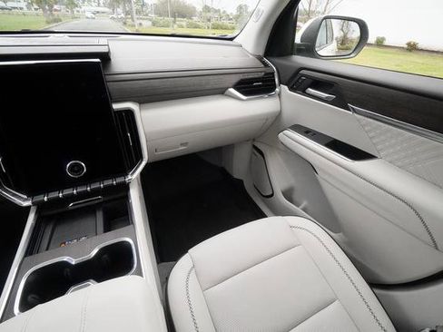 Used 2025 GMC Acadia Denali w/ LPO, Floor Liner Package image 12