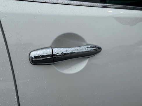 Used 2023 INFINITI QX80 Sensory w/ All-Season Package AWD/4WD image 23