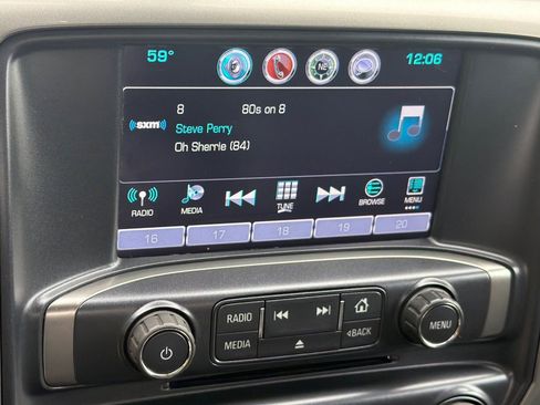 Used 2018 Chevrolet Silverado 1500 LT AWD/4WD image 17