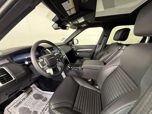 Certified 2025 Land Rover Discovery Dynamic SE AWD/4WD image 5