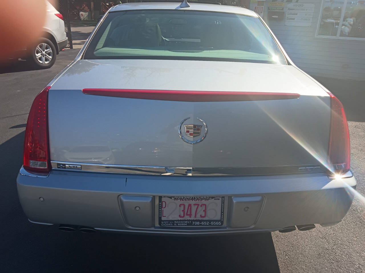 Used 2010 Cadillac DTS Luxury FWD image 5
