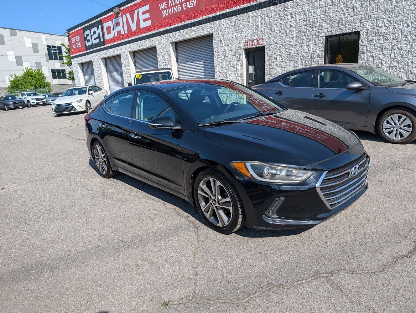 Used 2017 Hyundai Elantra Limited FWD image 1