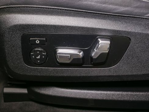 Used 2019 BMW X5 xDrive50i w/ M Sport Package AWD/4WD image 48