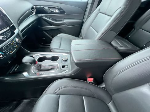 Used 2023 Chevrolet Traverse RS image 21