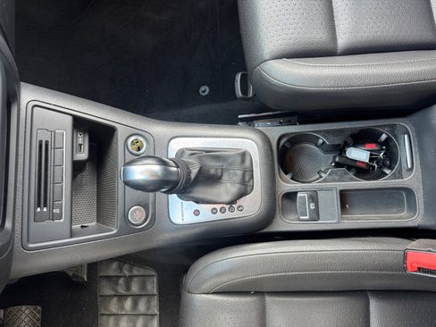 Used 2017 Volkswagen Tiguan S image 15