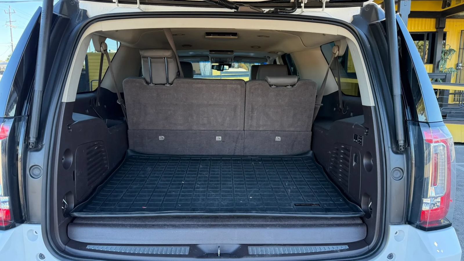 Used 2015 GMC Yukon XL Denali w/ Touring Package RWD image 29