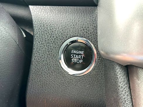 Used 2018 Toyota Highlander Limited FWD image 13