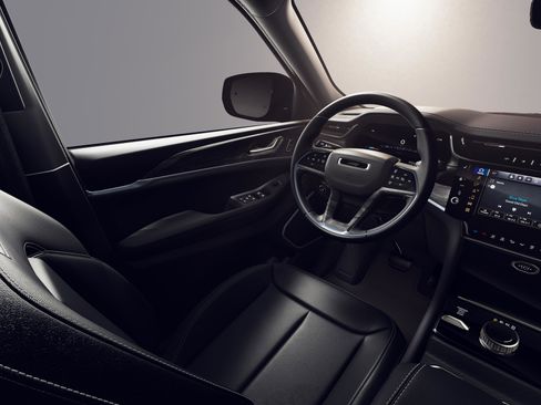 New 2026 Jeep Grand Cherokee Limited w/ Limited Altitude Package image 8