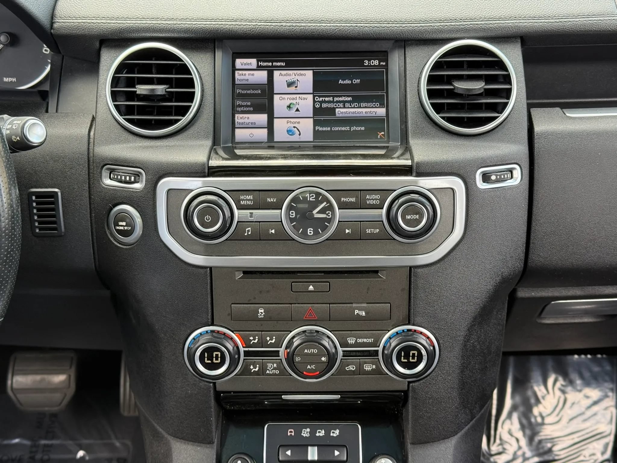 Used 2015 Land Rover LR4 HSE AWD/4WD image 18