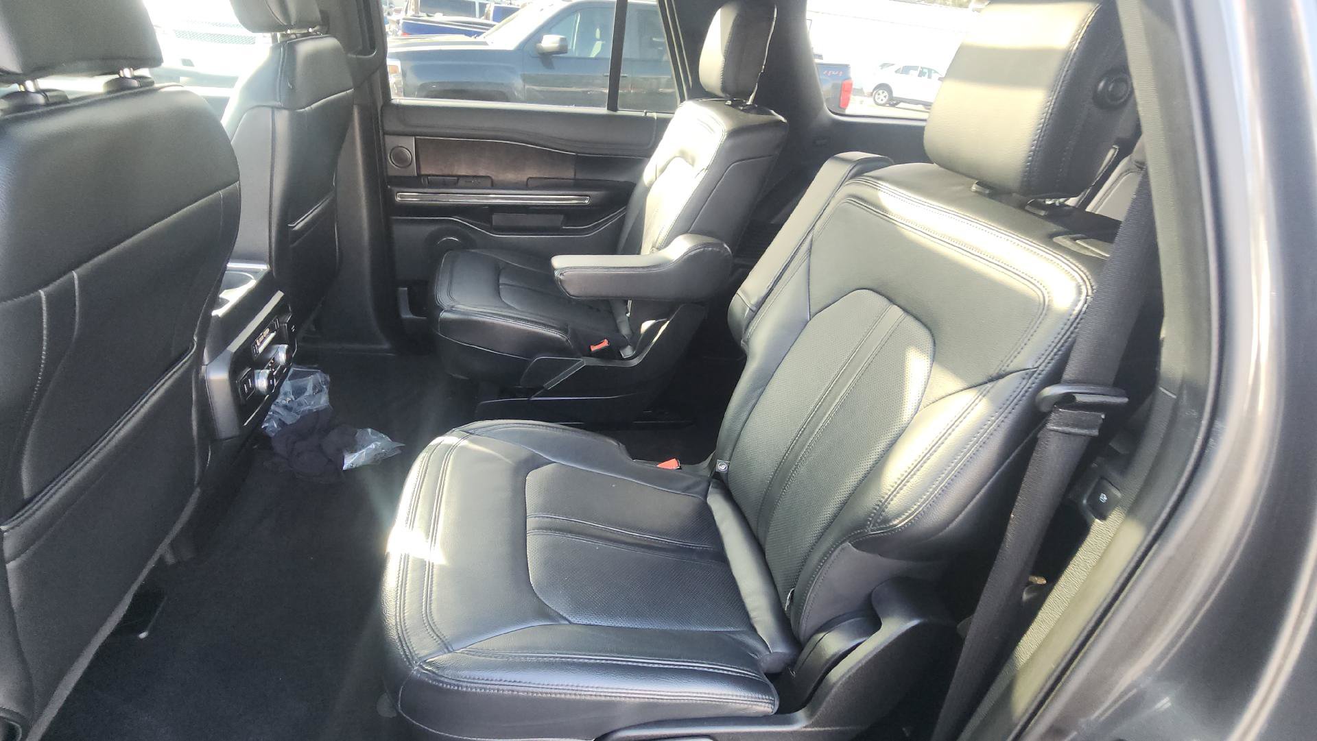Used 2019 Ford Expedition Max Limited w/ Special Edition Package AWD/4WD image 10