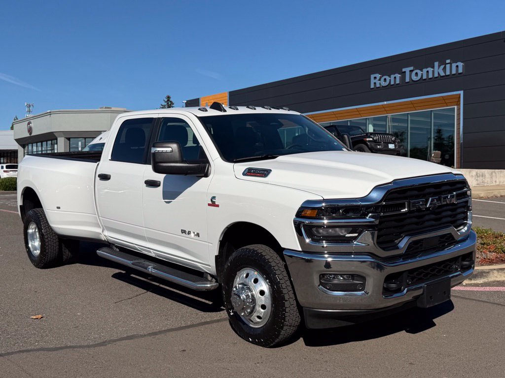Used 2026 RAM 3500 Big Horn AWD/4WD image 2