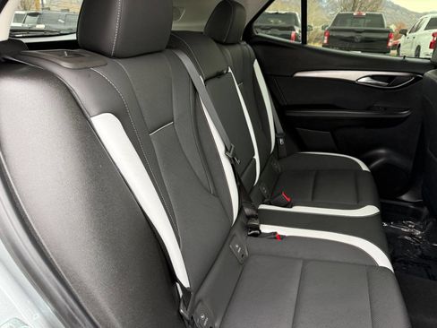 Used 2025 Buick Envision Sport Touring image 21