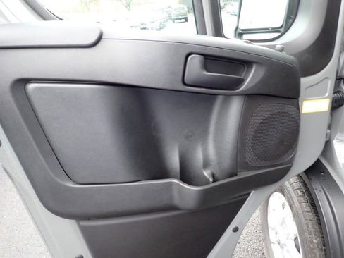 New 2026 RAM ProMaster 2500 w/ Quick Order Package 22G SLT image 16