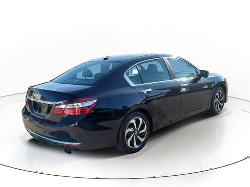 Used 2016 Honda Accord EX image 3