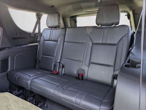 Used 2021 Chevrolet Suburban RST RWD image 19