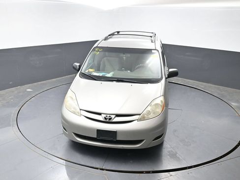 Used 2008 Toyota Sienna FWD image 14