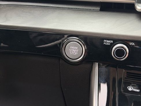 Used 2022 Kia Carnival SX image 36