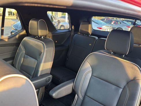 Used 2022 Chevrolet Traverse Premier w/ Redline Edition FWD image 33