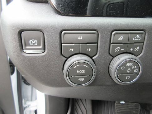 New 2026 Chevrolet Silverado 3500 LT image 26