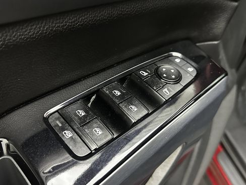 Used 2022 Nissan Pathfinder SL image 12