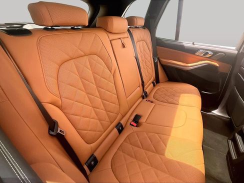 Used 2024 BMW X5 sDrive40i w/ Executive Package RWD image 18