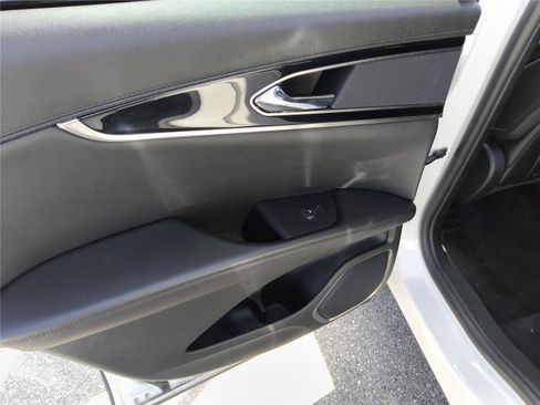 Used 2023 Lincoln Nautilus AWD w/ Premium Package image 16