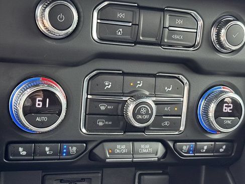 Used 2021 GMC Yukon SLT w/ SLT Premium Package AWD/4WD image 47