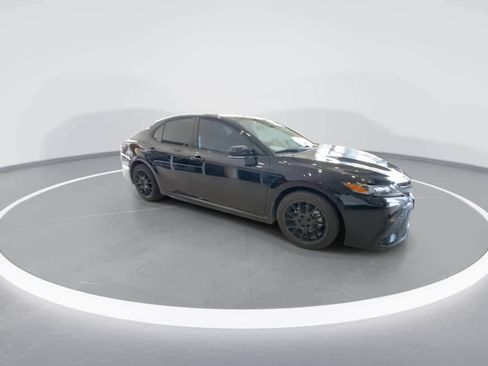 Used 2023 Toyota Camry SE AWD/4WD image 2