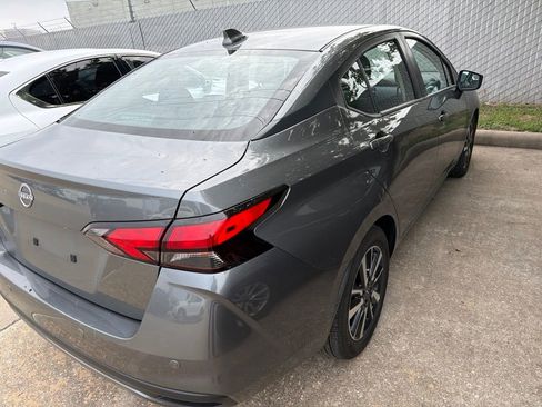 Used 2025 Nissan Versa SV FWD image 5