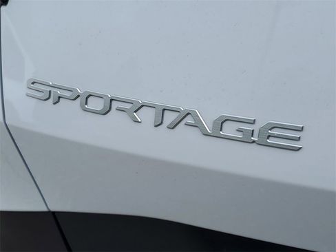 New 2026 Kia Sportage LX image 25