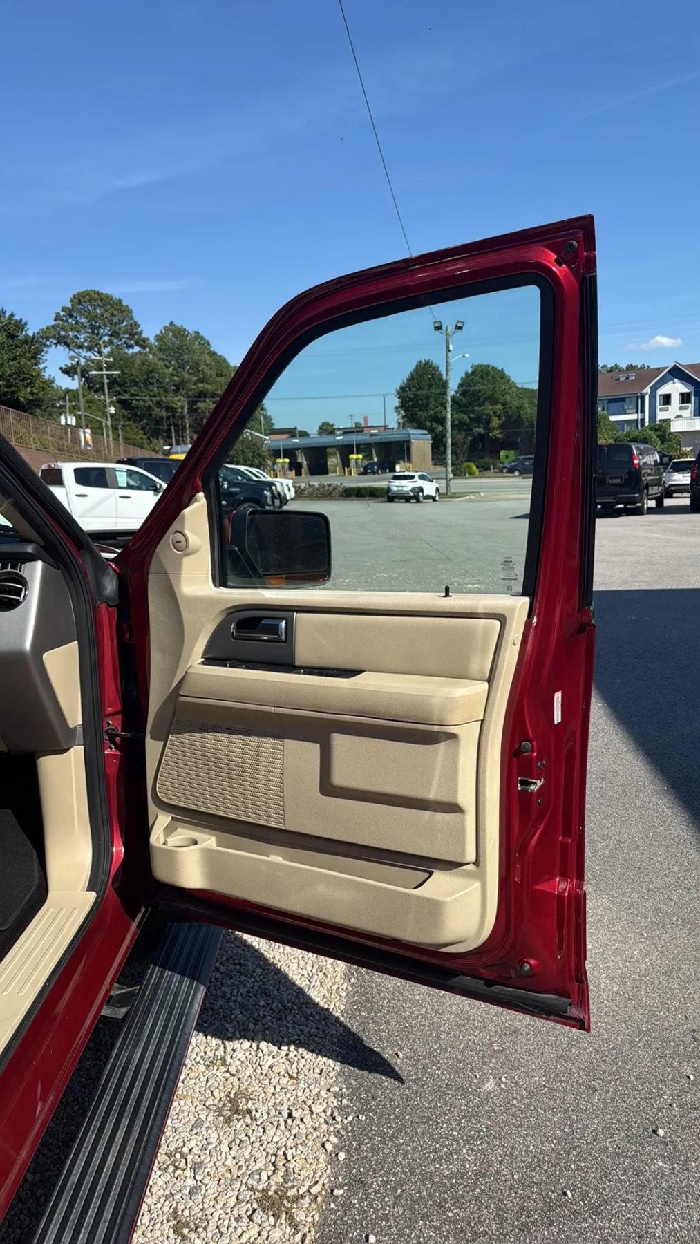 Used 2015 Ford Expedition Limited w/ Equipment Group 301A RWD image 11