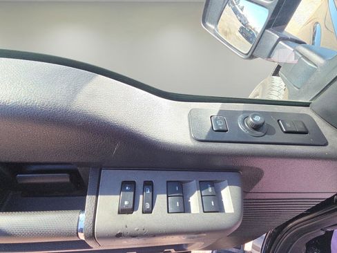 Used 2011 Ford F250 Lariat w/ Lariat Interior Pkg image 37