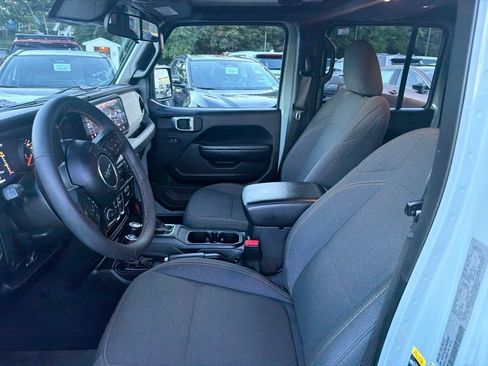 Used 2024 Jeep Wrangler Unlimited Sport AWD/4WD image 21