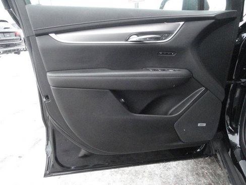 Used 2024 Cadillac XT6 Luxury image 16