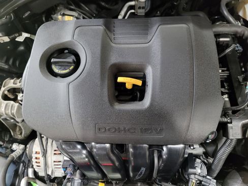 Used 2020 Hyundai Elantra Value Edition w/ Cargo Package (C1) FWD image 30