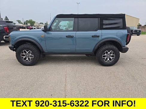 Used 2022 Ford Bronco Badlands AWD/4WD image 3
