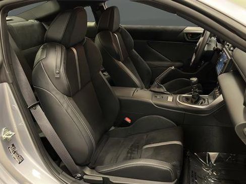 Used 2025 Toyota GR86 Premium w/ ALL Weather Mat Package (TMS) RWD image 24